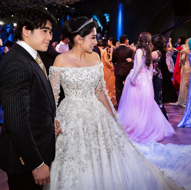 Năm 2016, Madina kết hôn với bạn trai Sador. Hôn lễ của tiểu thư nước Nga được tổ chức tại Radisson Royal Congress Park - khách sạn sang trọng bậc nhất thủ đô Moscow - với sự tham gia của hơn 900 khách mời.