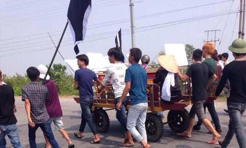 Kết quả điều tra cho thấy anh Sửu treo cổ tự tử. Lãnh đạo thành phố Móng Cái đã thuyết phục gia đình anh Sửu và cưỡng chế các đối tượng quá khích, chống đối, đến 17h20 ngày 18/10, gia đình đã đưa quan tài rời trụ sở Công an Móng Cái về mai táng.