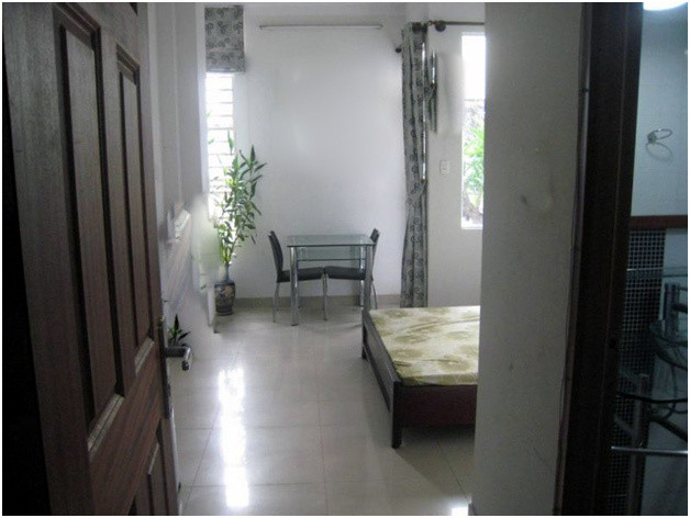 Vợ chồng trẻ bán nhà quê lên phố, trớ trêu "ở không được, về không xong" Vo chong tre ban nha que len pho, tro treu