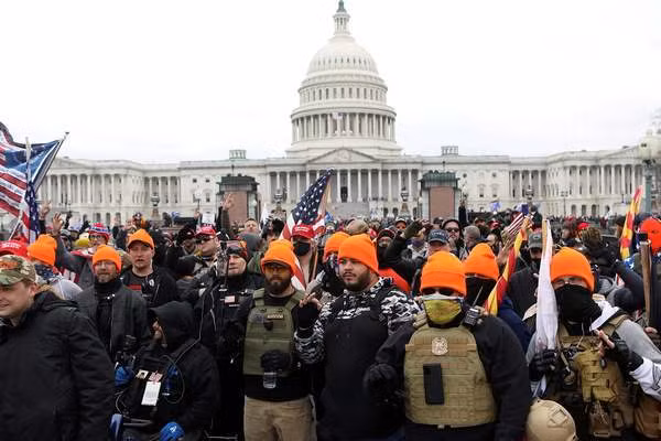 Ly do nhieu quan nhan My tham gia bao loan o Quoc hoi