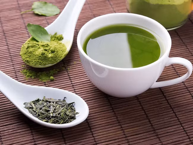 Dau hieu cho thay ban can ngung uong tra xanh ngay lap tuc