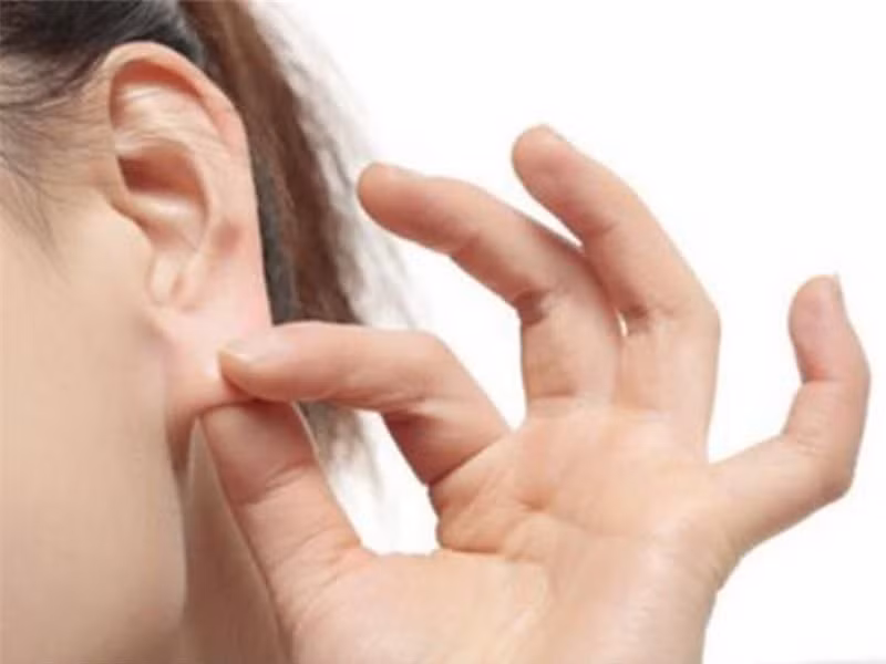 Dau hieu o tai canh bao co the co benh, hay di kham ngay