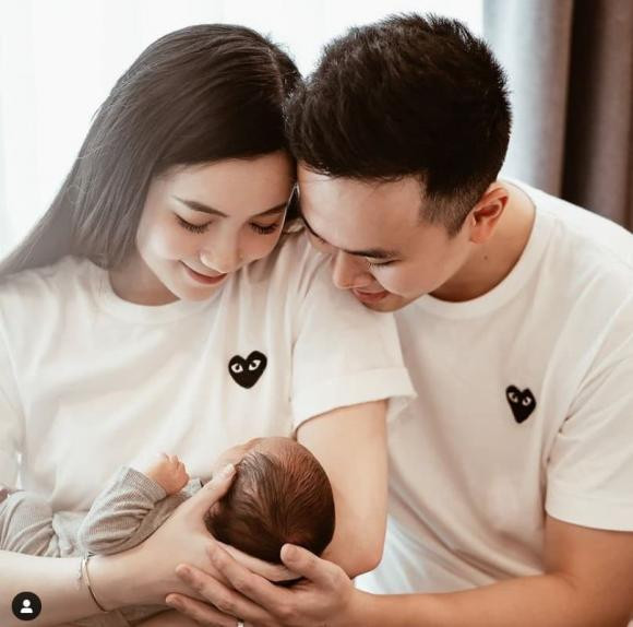 Mie Nguyen gui loi nhan nhu tinh cam den chong sau sinh con