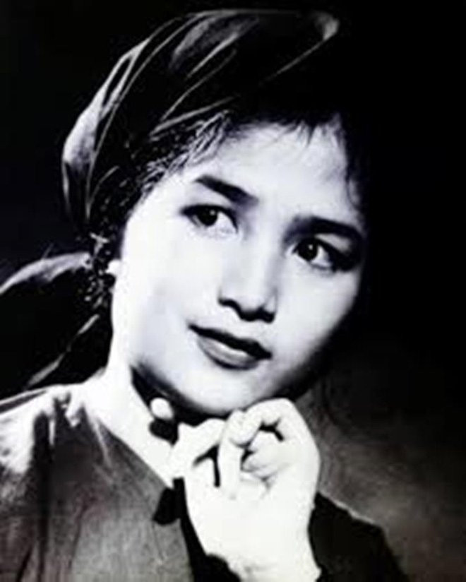 Cuộc sống bình dị của NSND Trà Giang ở tuổi 80 Cuoc song binh di cua NSND Tra Giang o tuoi 80