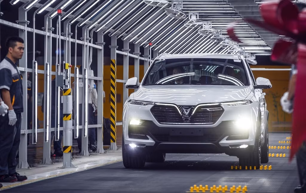 Doanh thu Vingroup vuot 1 ty USD, lai rong tang hon 70%-Hinh-2