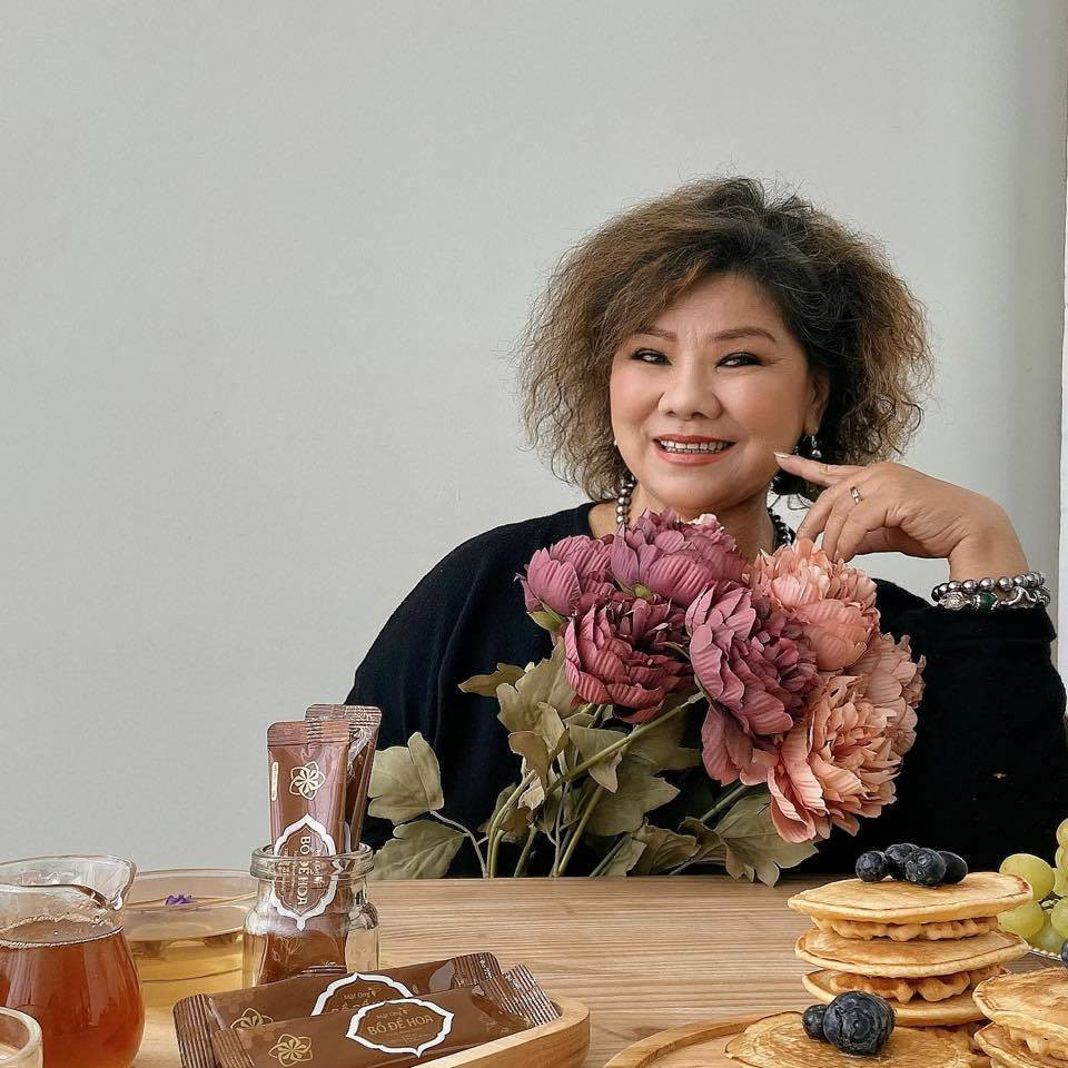 NSND Thanh Hoa song an yen ben chong kem 6 tuoi-Hinh-5