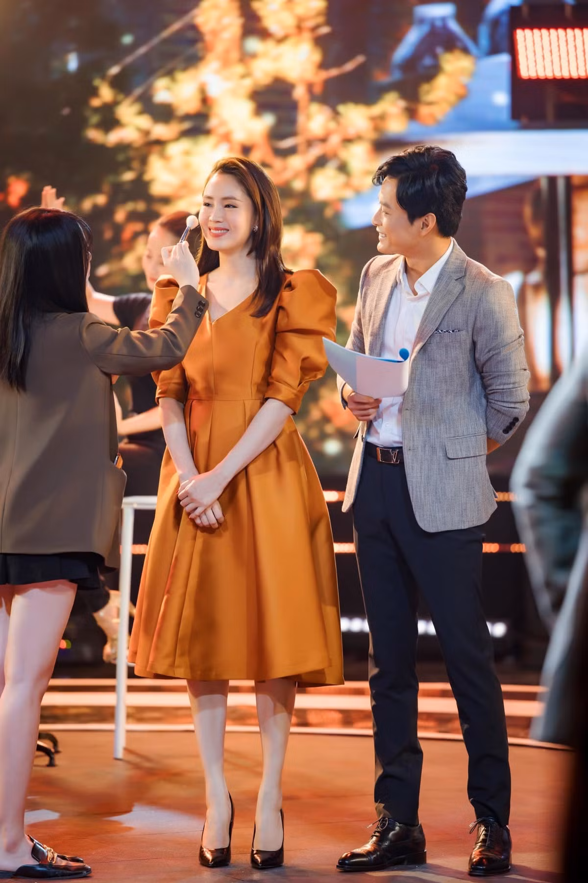 Không chỉ kết hợp ăn ý trên phim mà cặp song Hồng còn luôn khiến khán giả phát cuồng khi xuất hiện trong những tiết mục giải trí trên truyền hình.