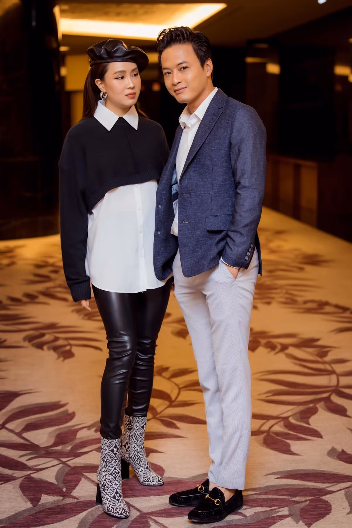 Tại buổi ra mắt phim 'Hướng dương ngược nắng', Hồng Đăng chia sẻ với VietNamNet: "Vợ tôi rất thích Hồng Diễm. Vợ tôi là người rất thích xem phim Việt mà tôi với Diễm lại làm phim với nhau lâu rồi. Cô ấy hay xem những phim của Trung Quốc, Hàn Quốc cho nên khi xem Diễm đóng thì rất thích. Thích ở đây là thích nét diễn tự nhiên, không bị quá lố, quá bi kịch của Diễm. Khán giả có thể thấy Diễm diễn hoàn toàn theo bản năng cũng như theo cảm xúc của mình".