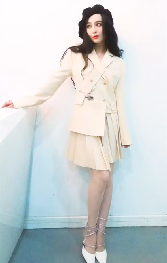 Pham Bang Bang 'dap tra' tin don khong moi noi nhiep anh gia-Hinh-8