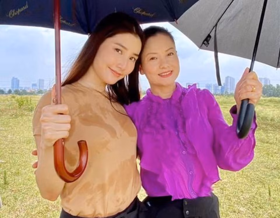 Ngo ngang nhan sac tuoi 52 cua NSND Thu Que-Hinh-2