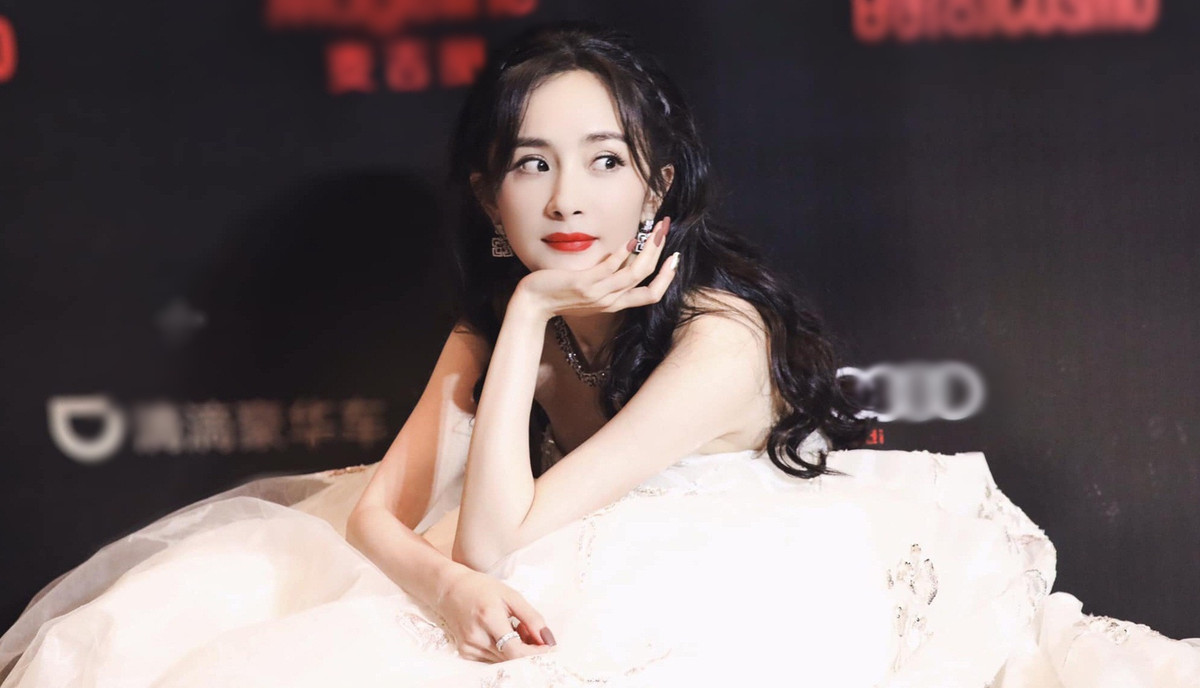 Vi sao Duong Mich dat gia nhat showbiz Trung Quoc?-Hinh-5