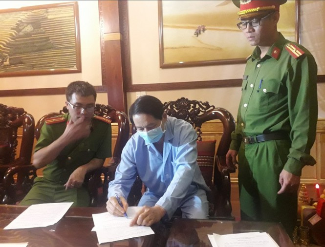 Sai pham dau thau thuoc o So Y te Dak Lak: Thu doan lat leo