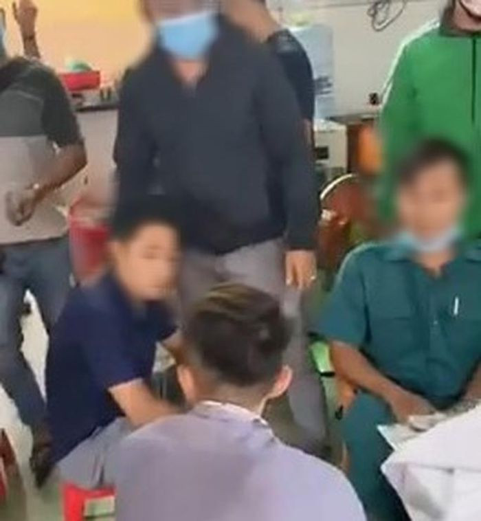 Can bo danh bac bi bat qua tang tai quan 3 la ai?