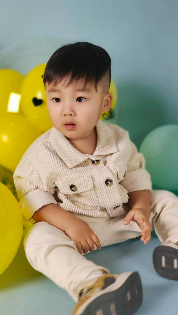 Moi 2 tuoi, quy tu nha Hoa Minzy da so huu xe hop mui tran-Hinh-4