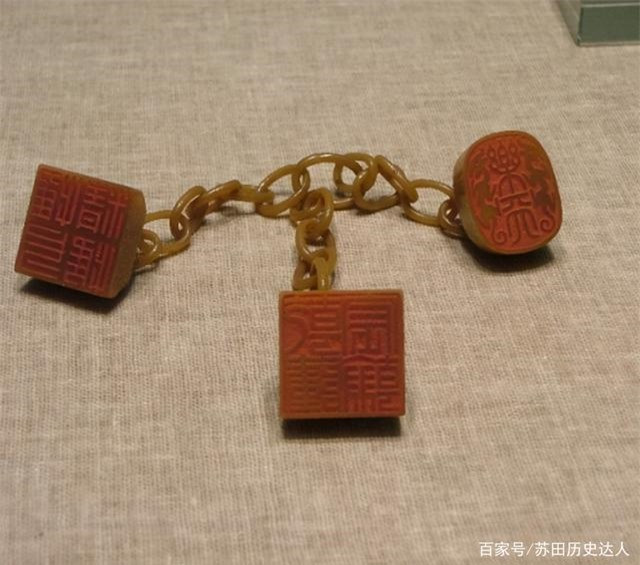 11, Vua Phổ Nghi sống chết cũng phải mang theo 1 vật bên mình 11, Vua Pho Nghi song chet cung phai mang theo 1 vat ben minh