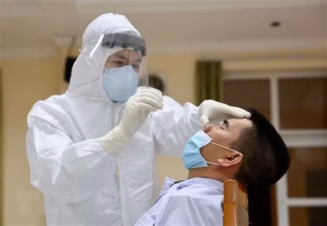 Lich trinh di chuyen cua ca duong tinh SARS-CoV-2 moi o Ha Noi