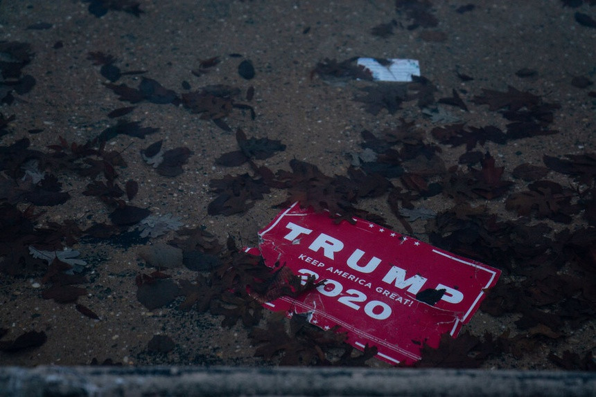 Den luot nguoi dan My quay lung voi ong Donald Trump