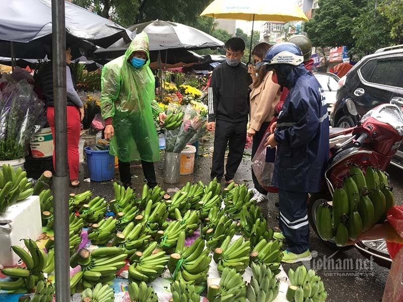 Cho 28 Tet: Chuoi xanh la liet, e buon ngay mua cuoi nam-Hinh-7