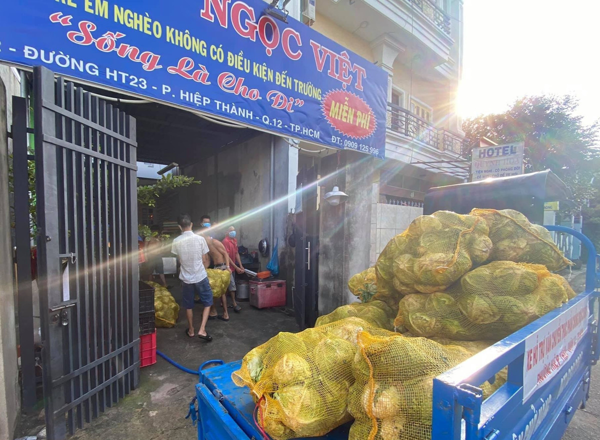 Thay giao o TP.HCM cho thuc pham toi cho nguoi ngheo-Hinh-5