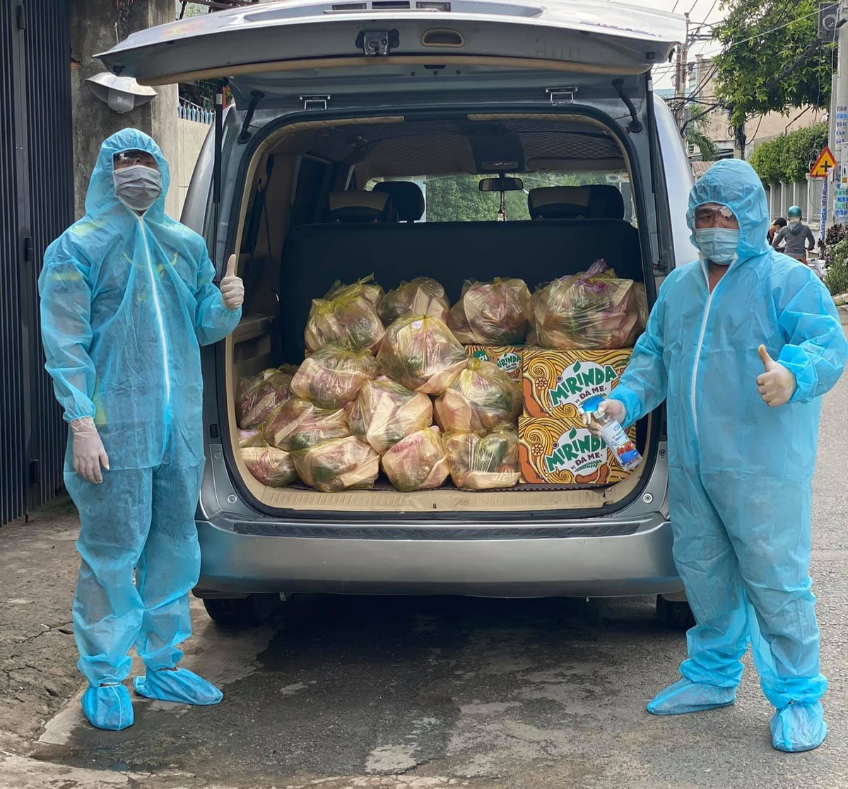 Thay giao o TP.HCM cho thuc pham toi cho nguoi ngheo-Hinh-4