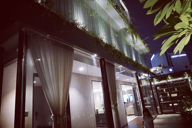 rước đó, vợ chồng Huyền Baby sống trong biệt thự 5 triệu USD nằm tại đường Nam Kỳ Khởi Nghĩa, quận 1, TP. HCM.