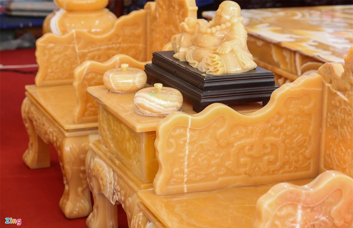 Tận mục bộ bàn ghế gỗ Nu Kháo gần 3 tỷ đồng ở Hà Nội ảnh 7