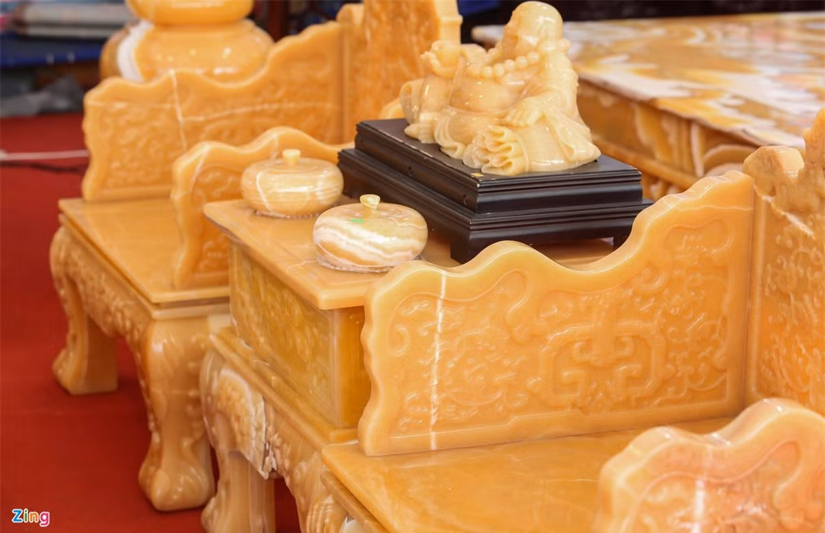 Tận mục bộ bàn ghế gỗ Nu Kháo gần 3 tỷ đồng ở Hà Nội ảnh 7