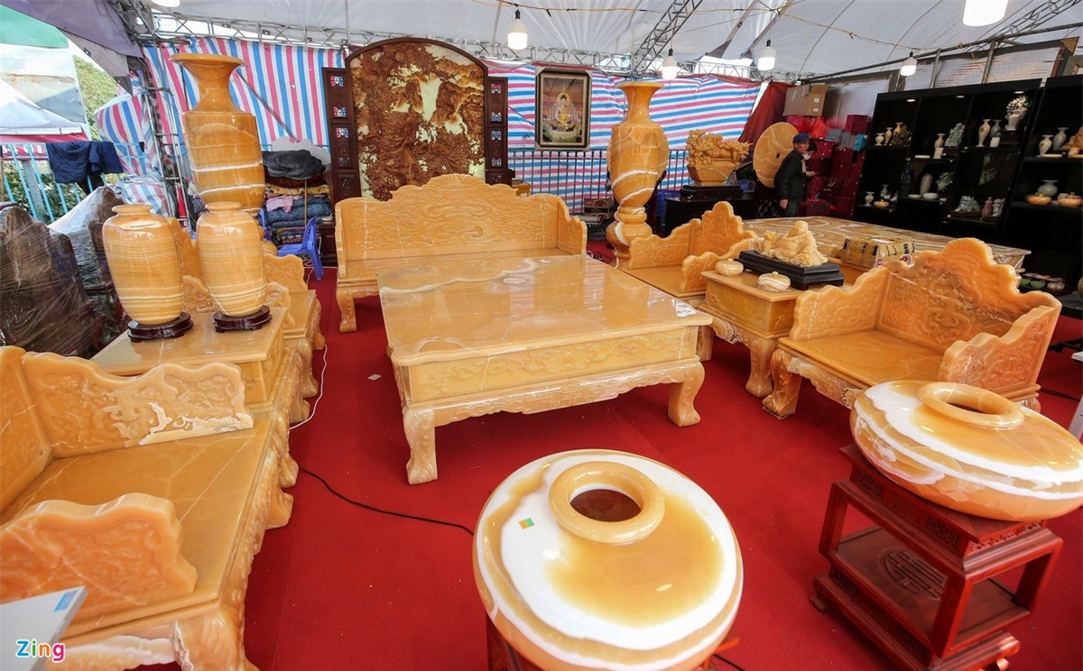 Tận mục bộ bàn ghế gỗ Nu Kháo gần 3 tỷ đồng ở Hà Nội ảnh 6