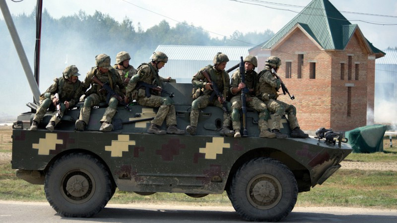 Lai nong o mien Dong, Ukraine yeu cau phuong Tay can thiep