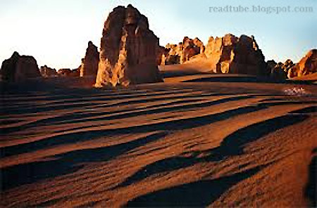 Moguicheng trông như một thành phố cổ với những tòa lâu đài hoang phế.