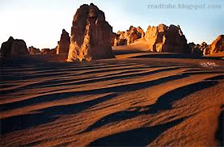 Moguicheng trông như một thành phố cổ với những tòa lâu đài hoang phế.