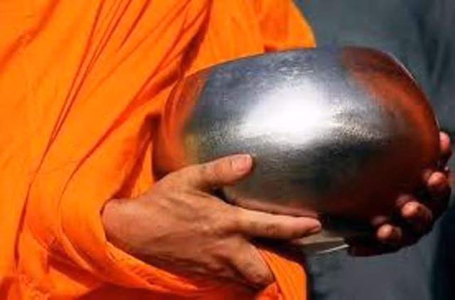 Bình bát - bảo vật truyền thừa của chư Phật.