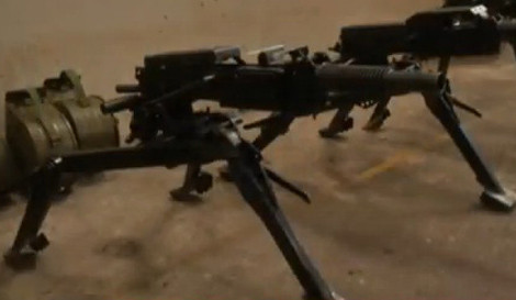 Súng phóng lựu liên thanh AGS-17 do Z125 chế tạo.