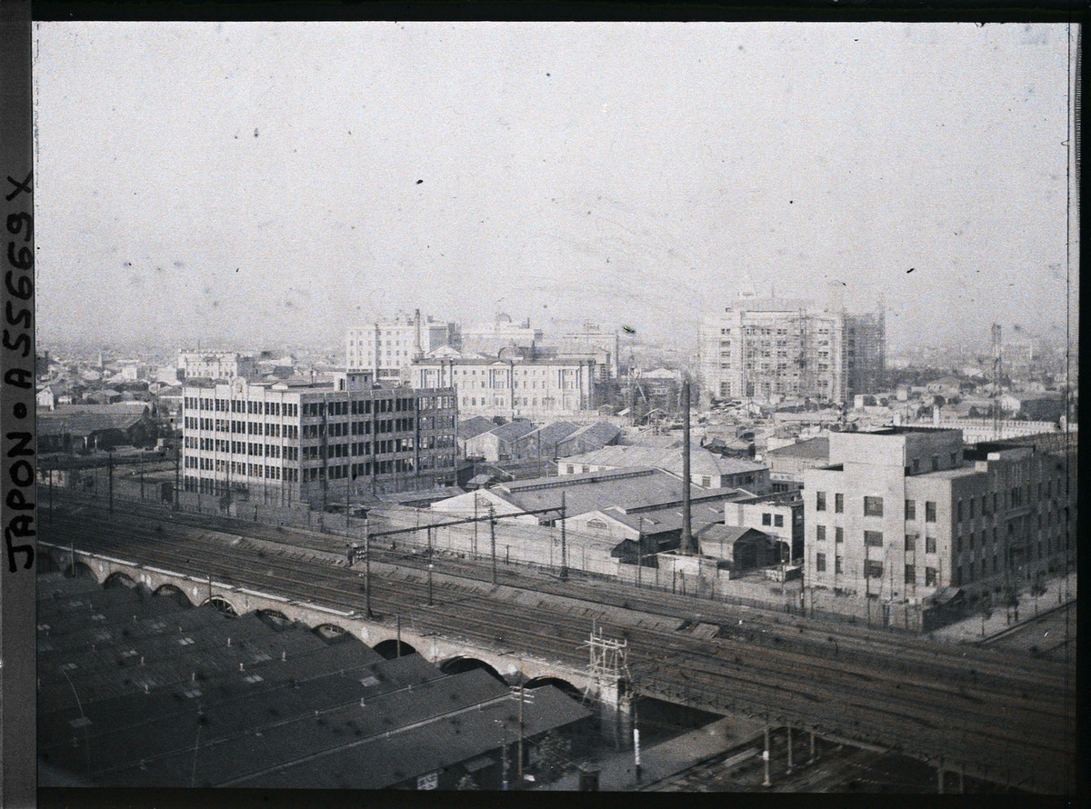 Góc nhìn từ trên cao về phía quận Nihonbashi, Đông Bắc thành phố Tokyo năm 1926. Ảnh: Roger Dumas / Collections.albert-kahn.hauts-de-seine.fr.