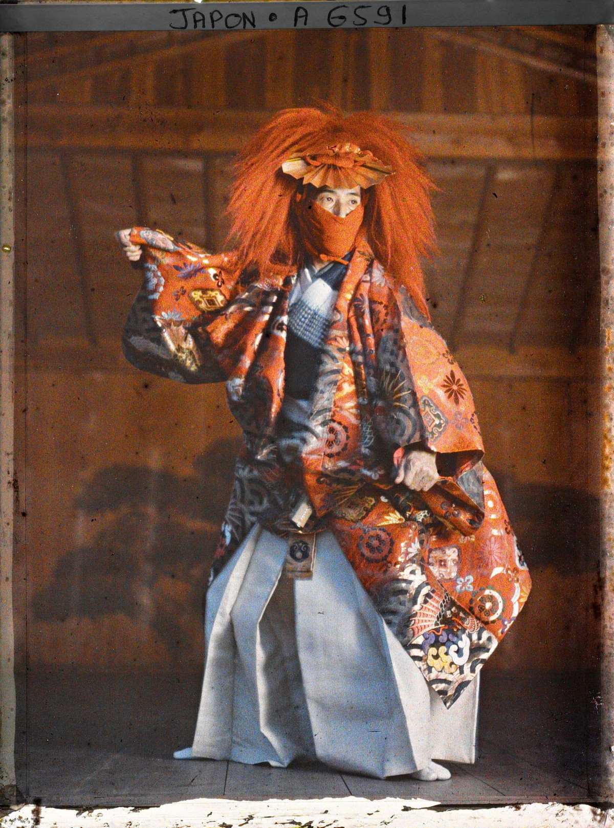 Diễn viên vào vai Ozawa-no-Gyobu Tomofusa trong vở kịch Mochizuki.