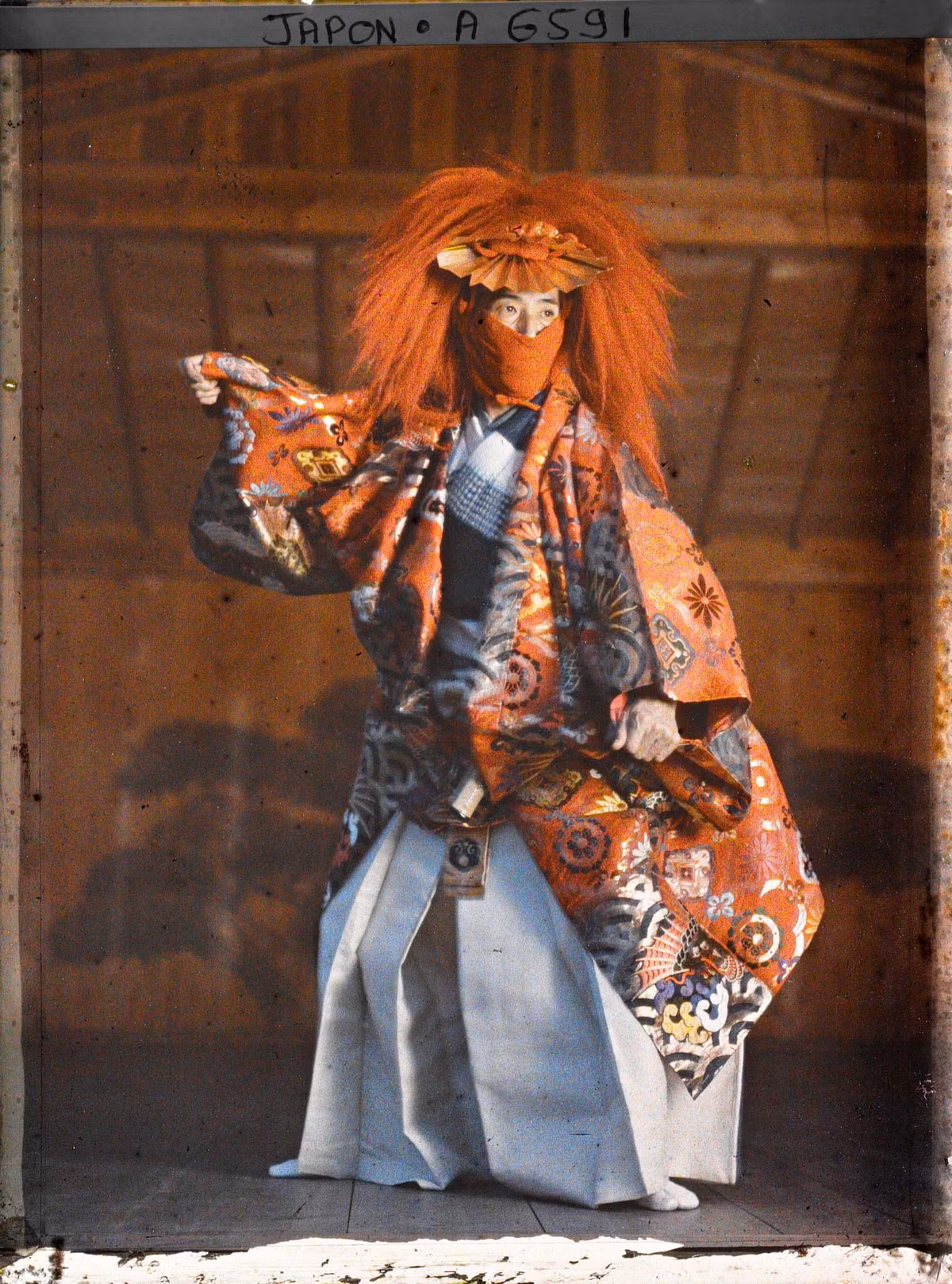 Diễn viên vào vai Ozawa-no-Gyobu Tomofusa trong vở kịch Mochizuki.