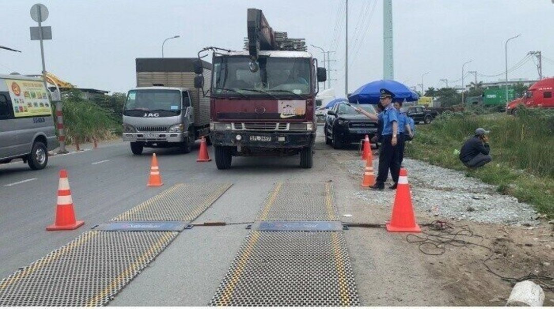 Tổng kiểm tra các đơn vị kinh doanh vận tải tại TPHCM Tong kiem tra cac don vi kinh doanh van tai tai TPHCM