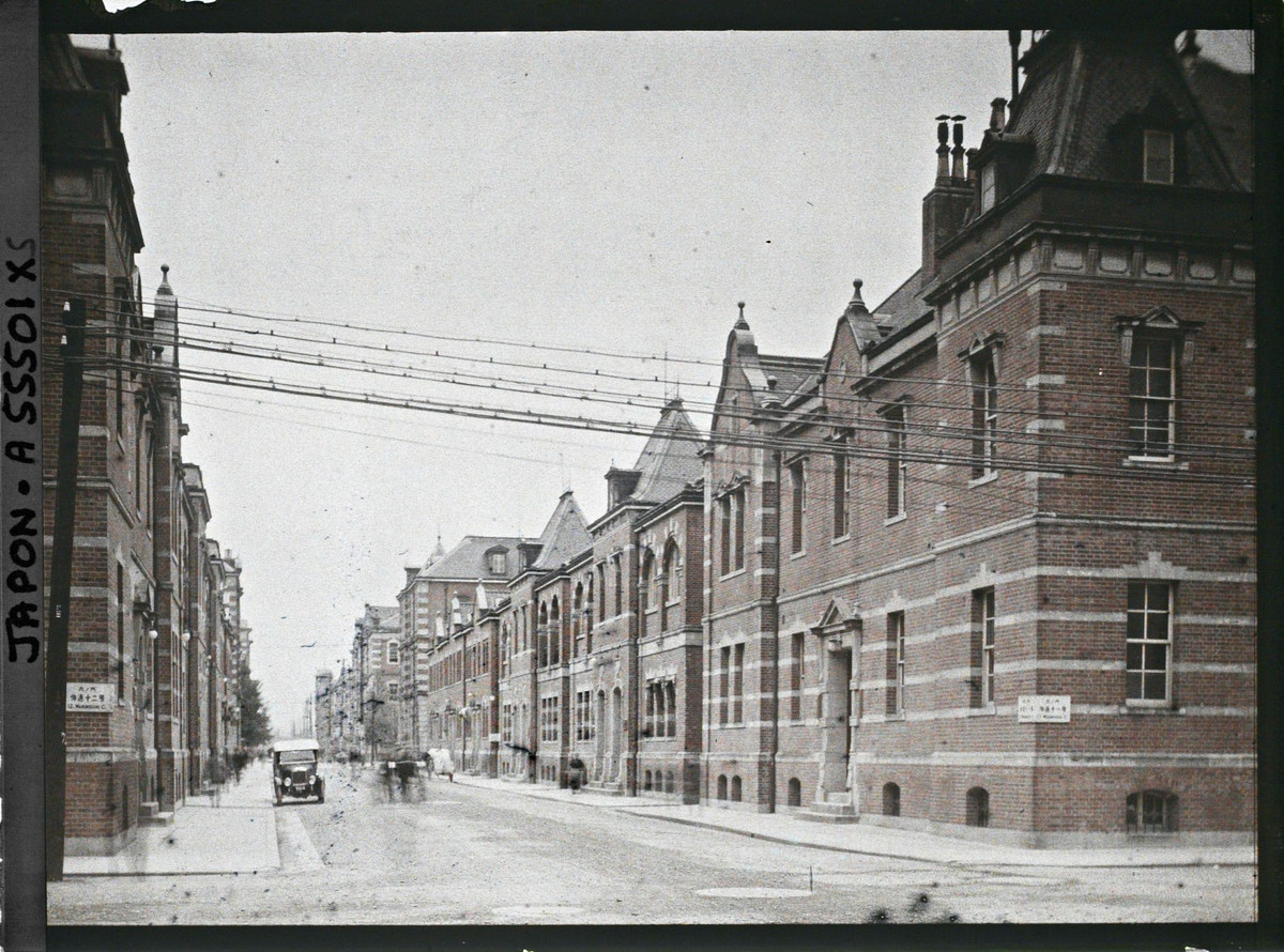 Khu phố mang đậm chất châu Âu ở Marunouchi.