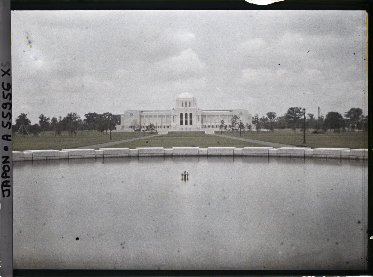 Toàn cảnh khu Nhà trưng bày Tưởng niệm Minh Trị.