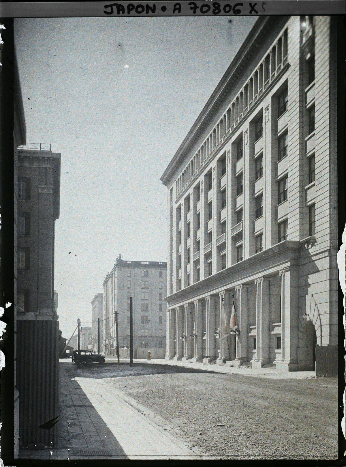 Một hình ảnh khác về các tòa cao ốc ở Marunouchi.