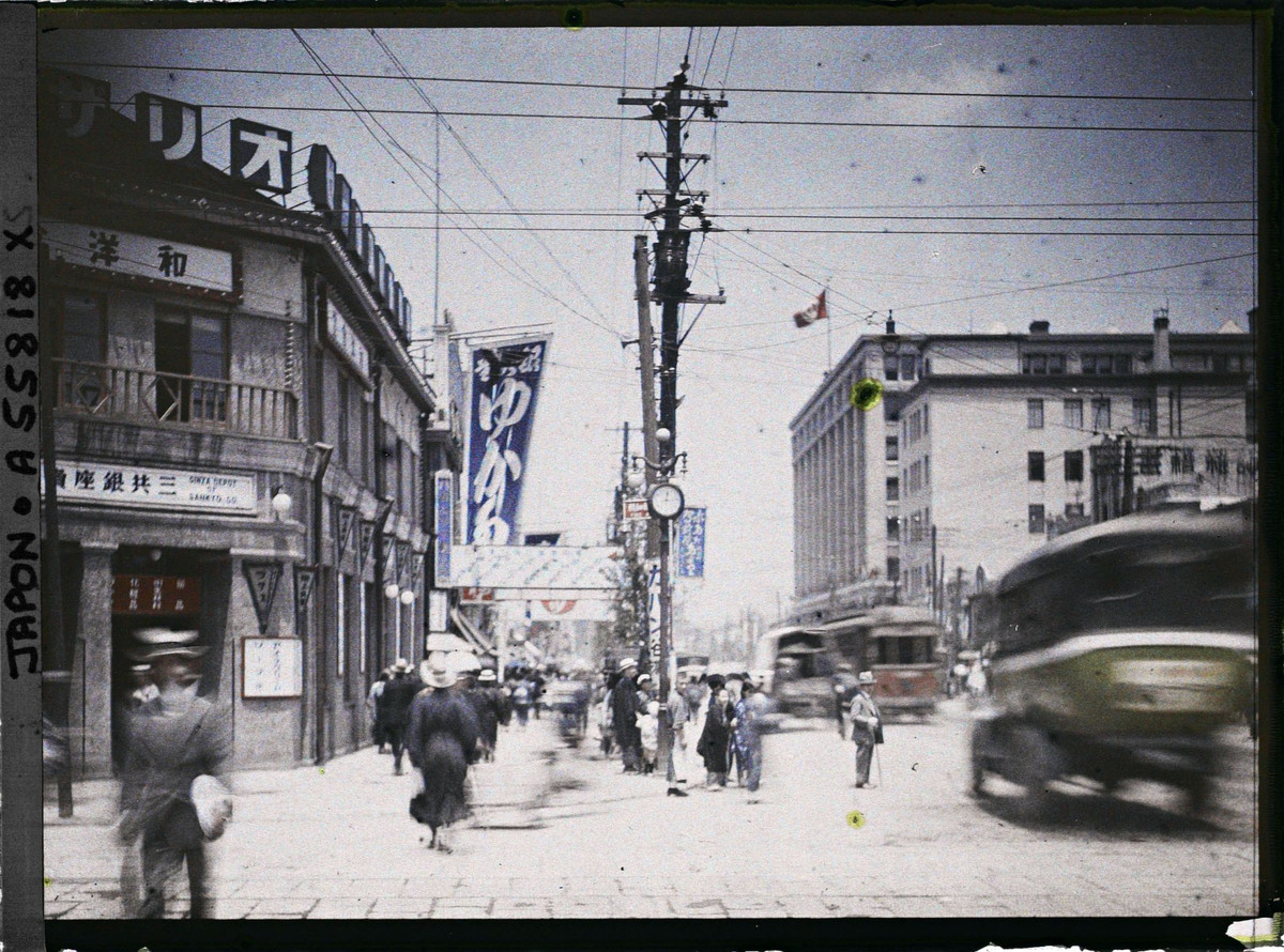 Khu vực trung tâm của quận Ginza, Tokyo năm 1926. Ảnh: Roger Dumas/ Collections.albert-kahn.hauts-de-seine.fr.