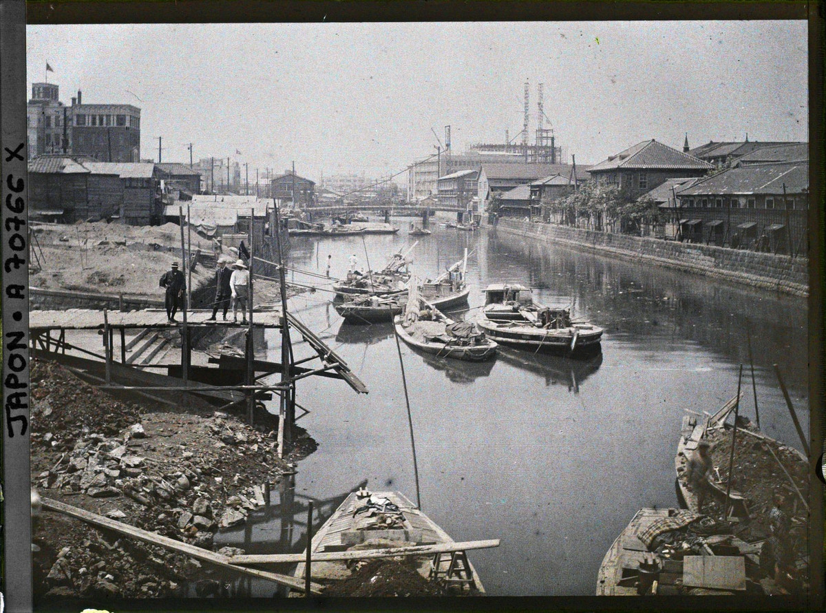 Quang cảnh ở kênh đào Sumidagawa.