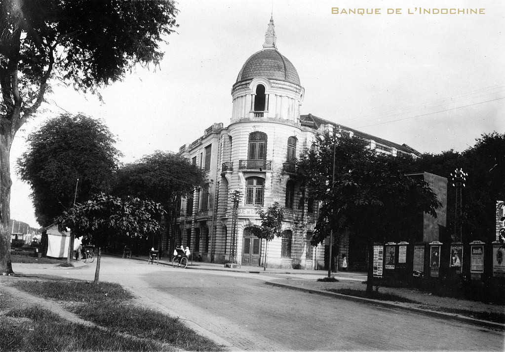 Ngân hàng Đông Dương - Chi nhánh Sài Gòn, thập niên 1920. Tòa nhà này ngày nay nằm ở góc Hàm Nghi - Nam Kỳ Khởi Nghĩa.