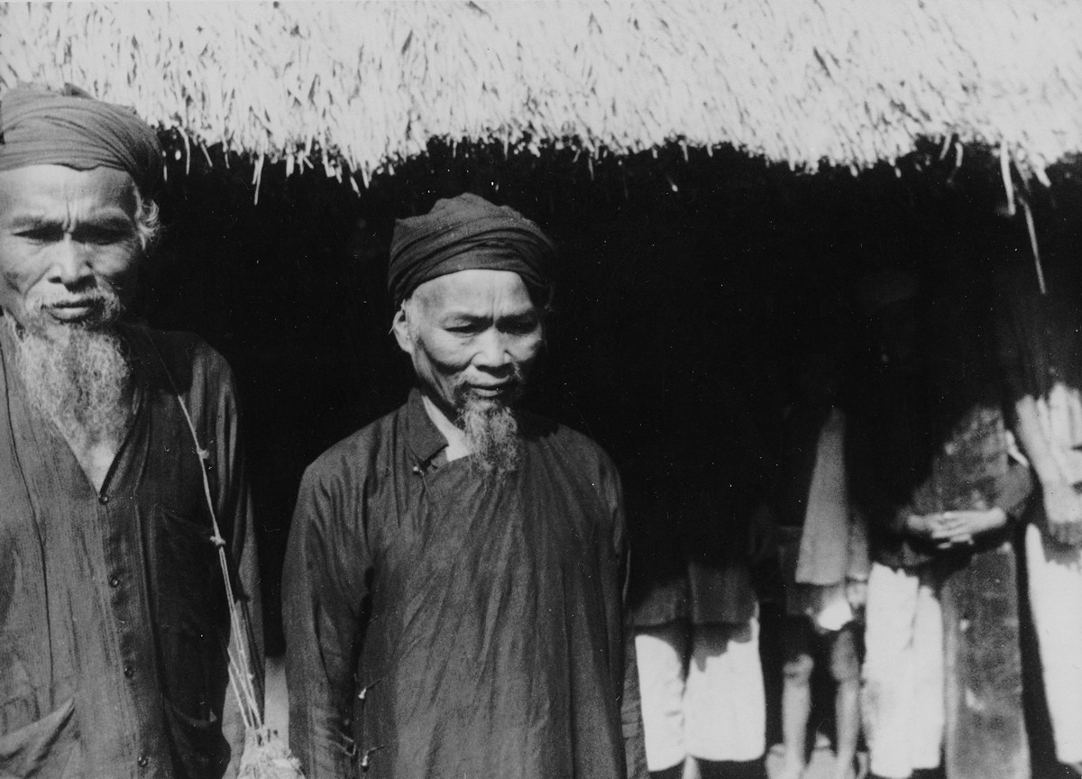 Hai cụ ông ở Hòa Duyệt, Hà Tĩnh.