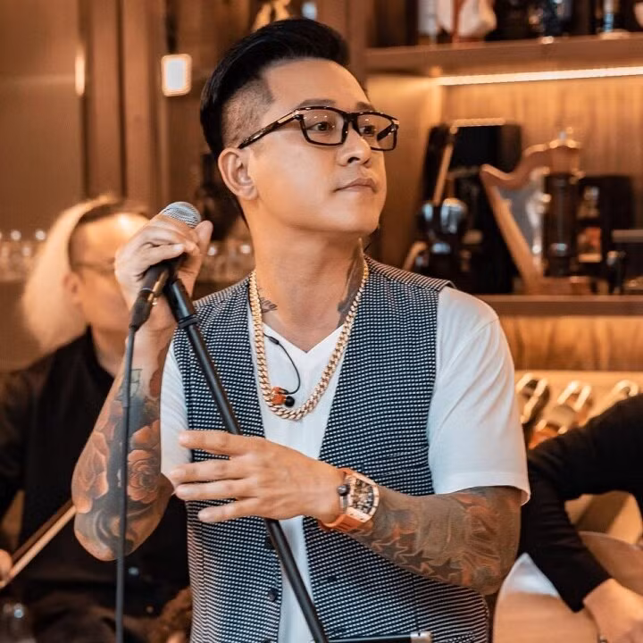 Bi nhan xet ‘noi nhieu nhu dan ba’, Tuan Hung phan ung the nao?