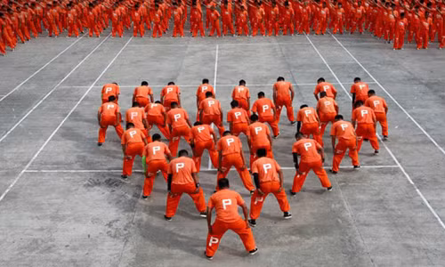 Vào năm 2007, các tù nhân ở nhà tù Cebu đã khiến cộng đồng thế giới chú ý khi thực hiện màn nhảy đồng diễn công phu, hấp dẫn.