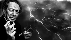 Sau đó, Messing đã vào phòng vệ sinh lấy ra một chiếc nhíp rồi đến bên “cha đẻ Học thuyết Tương đối” Einstein và nhổ ba sợi râu từ bộ ria mép của nhà khoa học vĩ đại này và nói nhỏ vào tai thiên tài trên rằng: “Sigmund muốn tôi làm thế”. Thấy vậy, nhà phân tâm học Sigmund gật đầu xác nhận điều Messing làm đúng với suy nghĩ của ông và Einstein mỉm cười hôn lên má Messing.