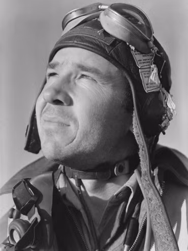 Ảnh chụp một thành viên phi hành đoàn làm nhiệm vụ trên những chiếc máy bay ném bom ở Anh hồi Chiến tranh thế giới 2. 