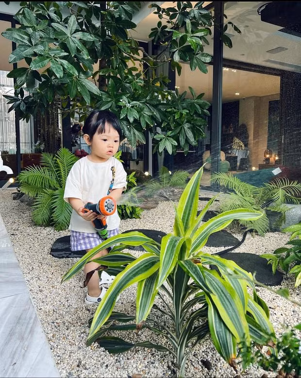 Cuong Do La khoe loat anh ai nu lam viec dau tuan-Hinh-2