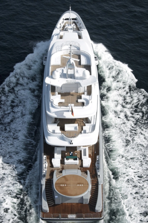 Lối sống xa hoa của người sắp mua Chelsea: Du thuyền đẹp, toàn mỹ nữ - Hình 4 Loi song xa hoa cua nguoi sap mua Chelsea: Du thuyen dep, toan my nu-Hinh-4